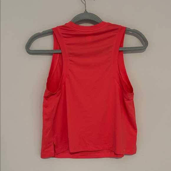 Lululemon ultralight tank tank size 6 - Picture 4 of 5